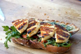 kaeserei-studer-stage-rezepte-mediterranes-sandwich-dsm-grillkaese