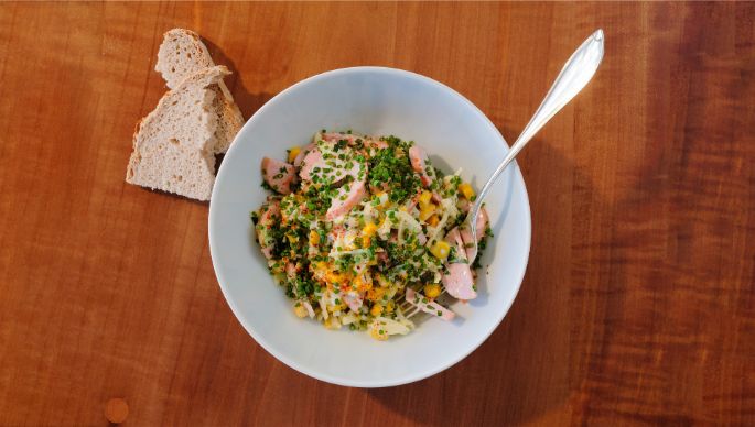 Wurstsalat nach «Schäfli»-Art mit Käse Der scharfe Maxx