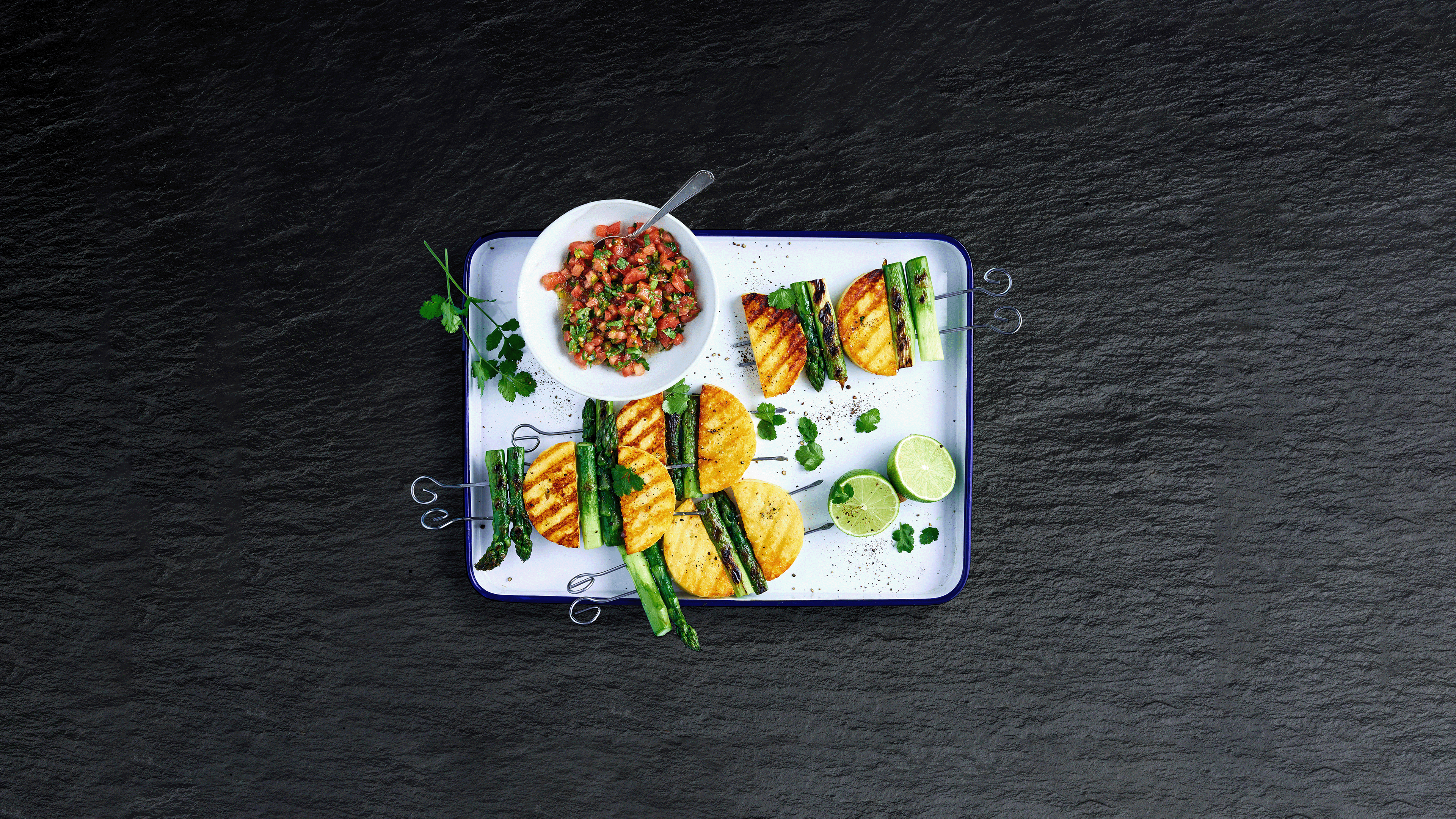 «Der scharfe Maxx» Grillkäse am Spiess mit Pico de Gallo